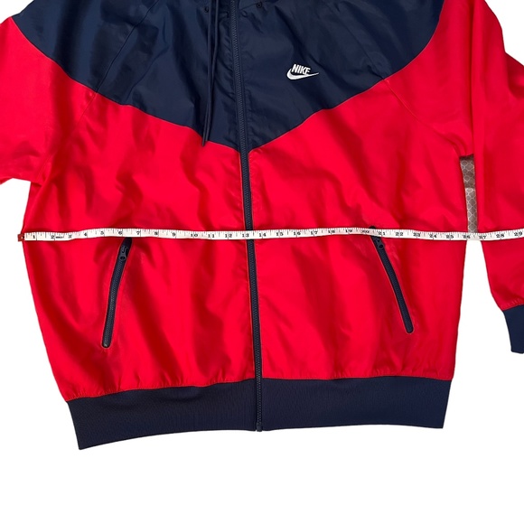 Nike Windrunner Hooded Jacket/Windbreaker - Picture 4 of 8